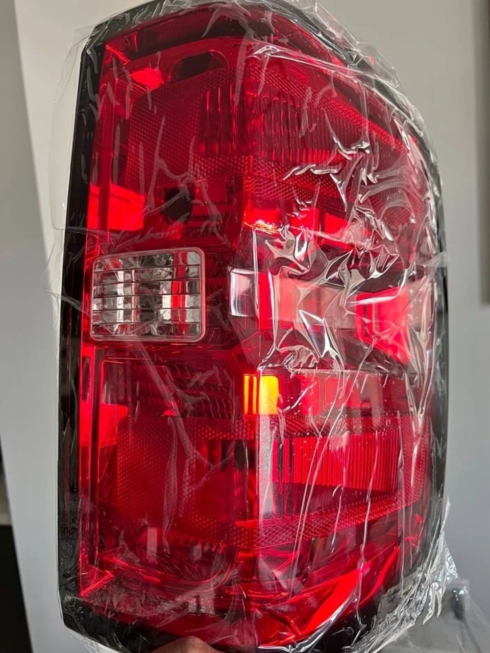 Tail Light Assembly (Passenger Side)- Silverado & Sierra 2016-2019